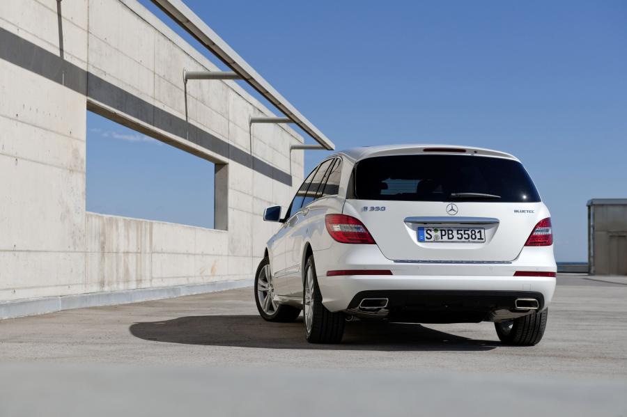  Mercedes-Benz R-Class 2011 года  (фото 151 из 186)